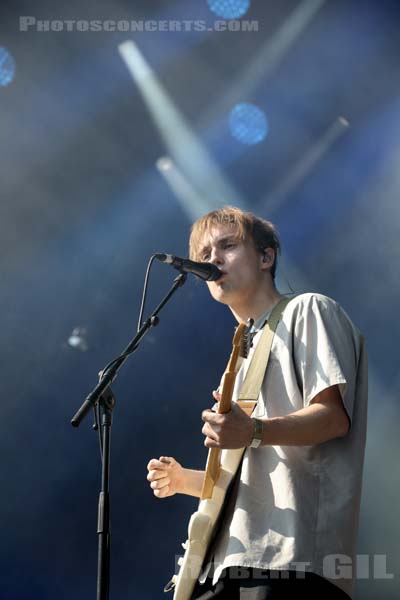 SAM FENDER - 2019-08-25 - SAINT CLOUD - Domaine National - Scene de la Cascade - 